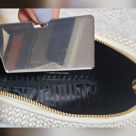 Victoria's Secret Crossbody Bag White - Picture 4 of 4